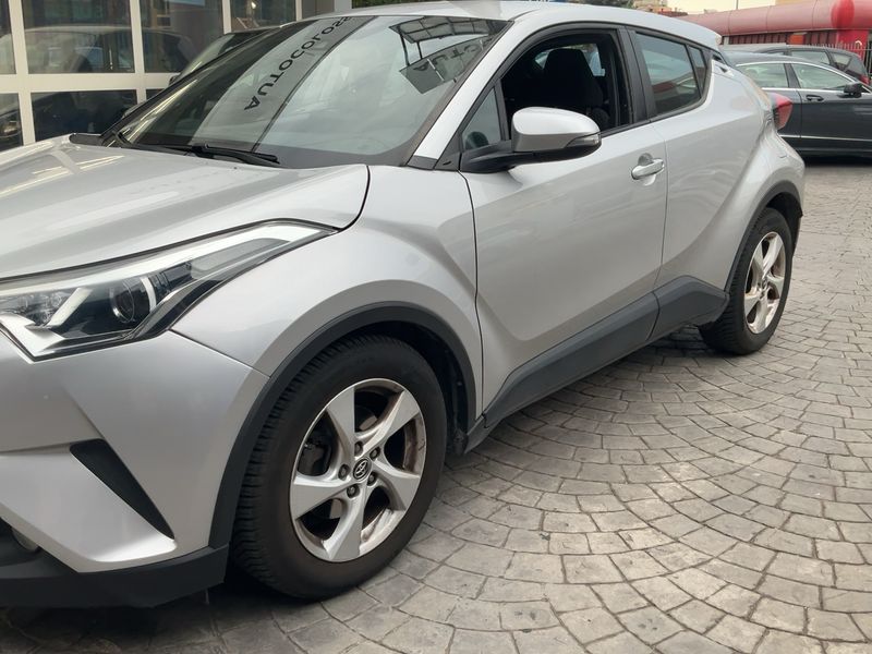 Toyota C-HR 1.8 Hybrid Active — zdjęcie 2