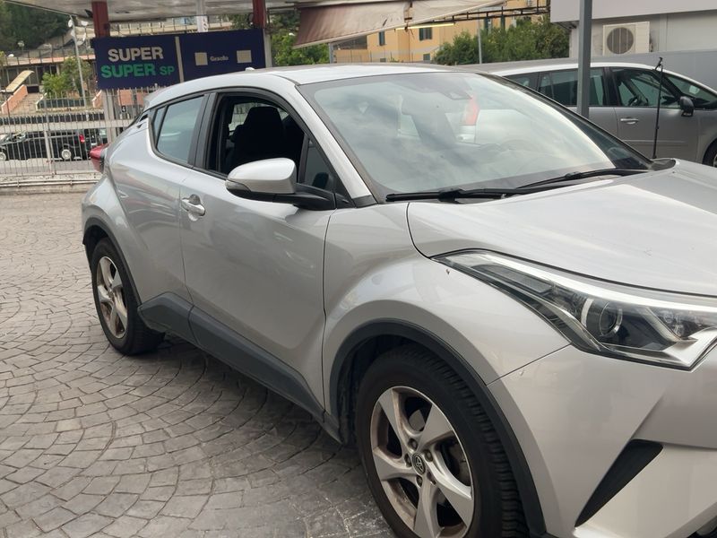 Toyota C-HR 1.8 Hybrid Active — zdjęcie 8