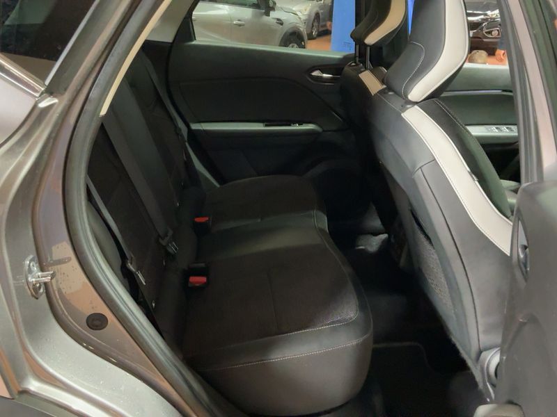 Renault Captur 1.3 TCe Intens — zdjęcie 14
