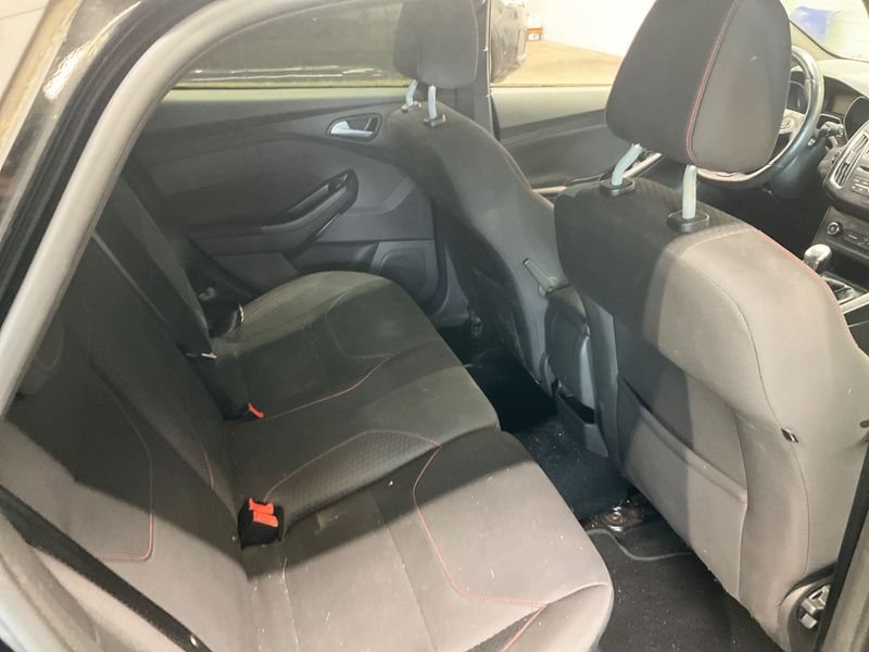 Ford Focus 1.0 EcoBoost ST-Line 2018 – снимка 25