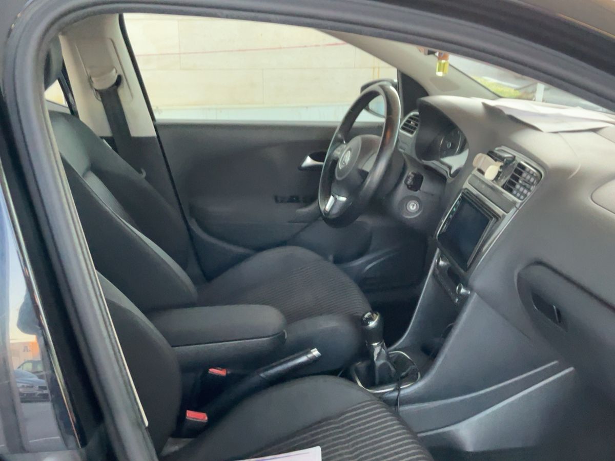 Volkswagen Polo 2014 — photo 17