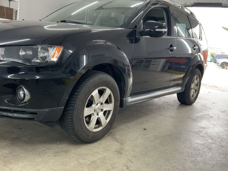 Mitsubishi Outlander 2.0 MIVEC Invite 2WD — zdjęcie 2