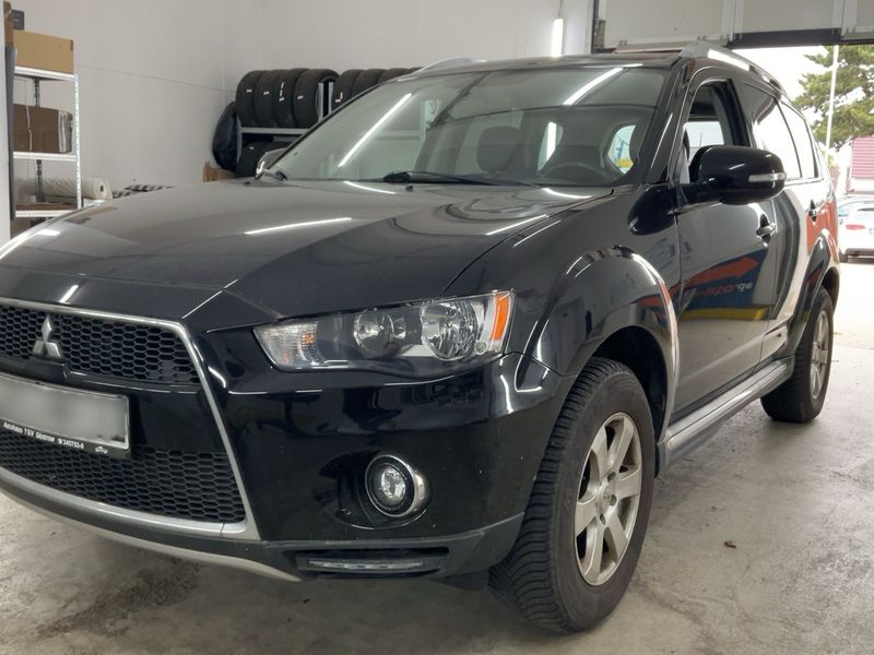 Mitsubishi Outlander 2.0 MIVEC Invite 2WD