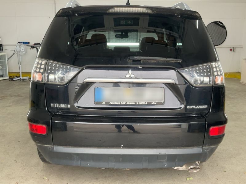 Mitsubishi Outlander 2.0 MIVEC Invite 2WD — zdjęcie 5