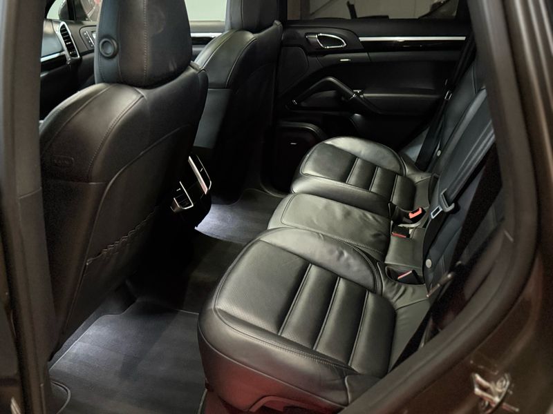 Porsche Cayenne S — zdjęcie 14