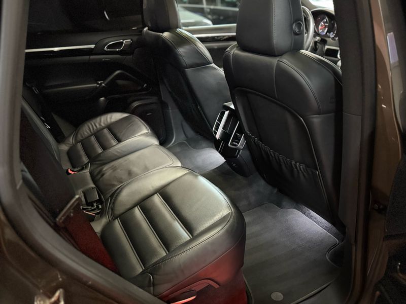 Porsche Cayenne S — zdjęcie 21