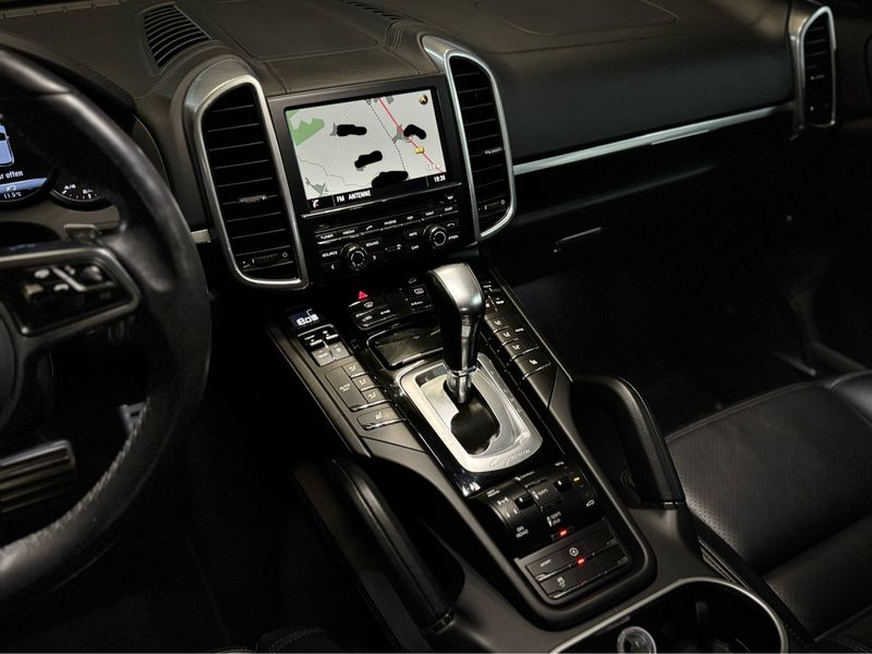 Porsche Cayenne S — zdjęcie 13