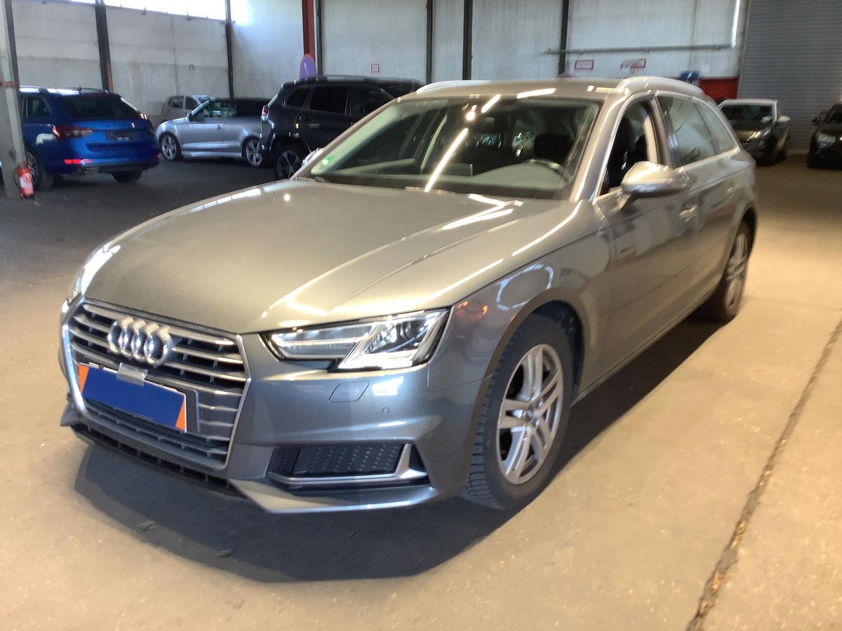 Audi A4 2018 — photo 1