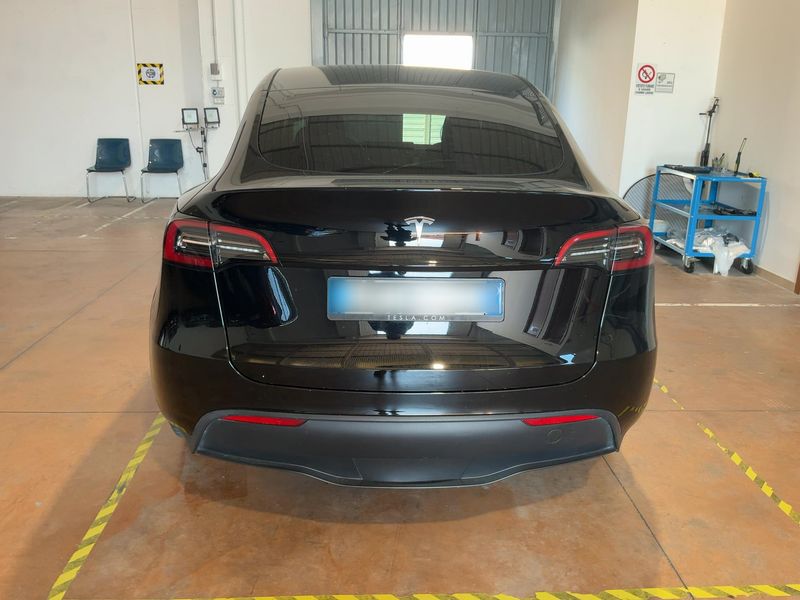 Tesla Model Y Standard Range — zdjęcie 5