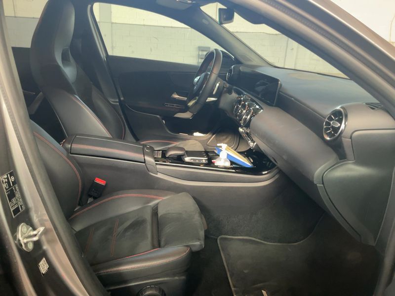 Mercedes-Benz A-Klasse A 250 4Matic AMG Line — zdjęcie 11