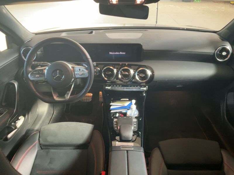 Mercedes-Benz A-Klasse A 250 4Matic AMG Line — zdjęcie 12