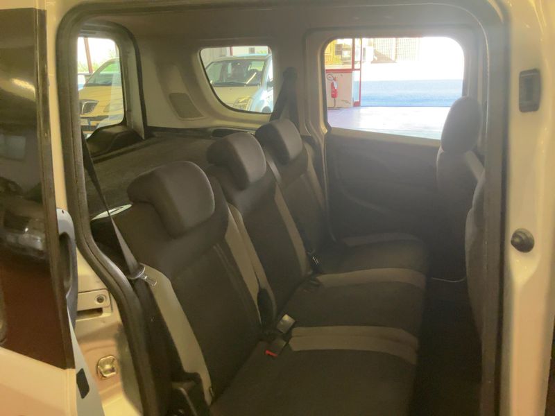 Fiat Doblo 1.6 JTDM SX — zdjęcie 14