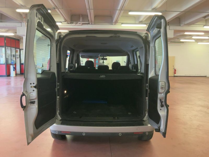 Fiat Doblo 1.6 JTDM SX — zdjęcie 10