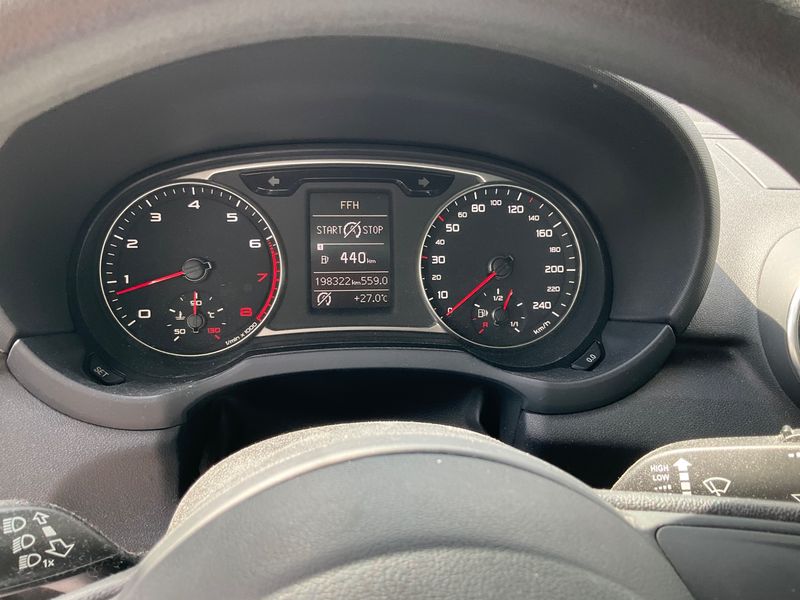Audi A1 1.2 TFSI Attraction — zdjęcie 4