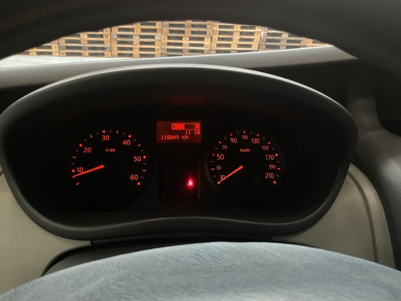 Renault Trafic 2.0 dCi L1H1 2,7t — zdjęcie 13