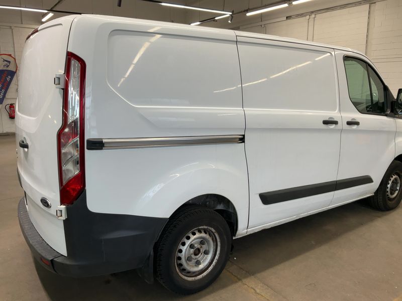 Ford Transit Custom 2.0 TDCi 280 L1 — zdjęcie 6