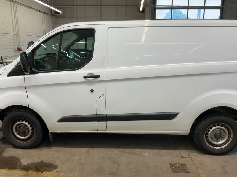 Ford Transit Custom 2.0 TDCi 280 L1 — zdjęcie 4