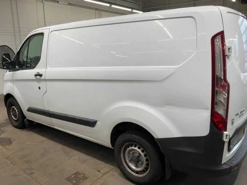 Ford Transit Custom 2.0 TDCi 280 L1 — zdjęcie 3