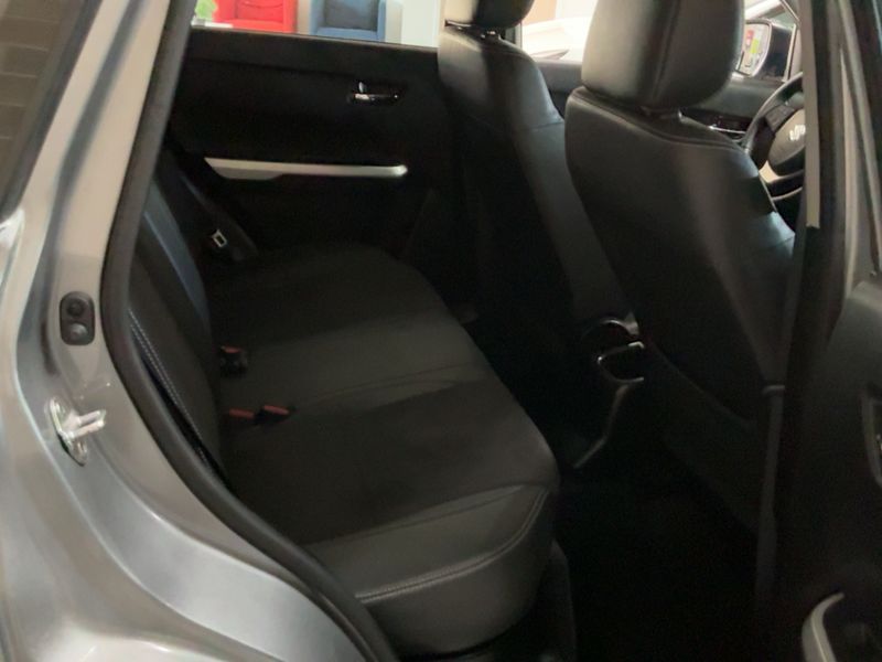 Suzuki Vitara 1.6 Comfort+ 4x4 — zdjęcie 14