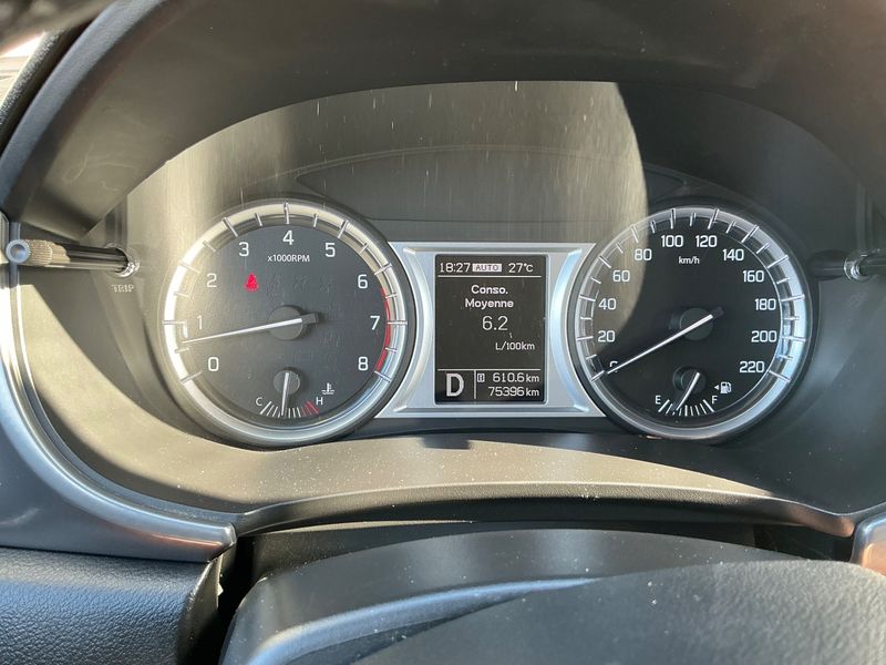 Suzuki Vitara 1.6 Comfort+ 4x4 — zdjęcie 13