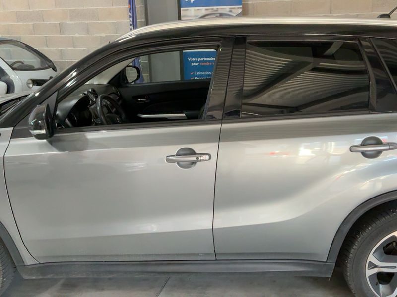 Suzuki Vitara 1.6 Comfort+ 4x4 — zdjęcie 4