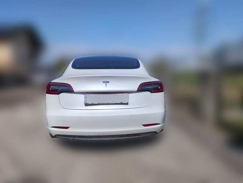 Tesla Model 3 Standard Range Plus RWD — zdjęcie 16
