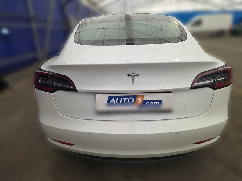 Tesla Model 3 Standard Range Plus RWD — zdjęcie 4