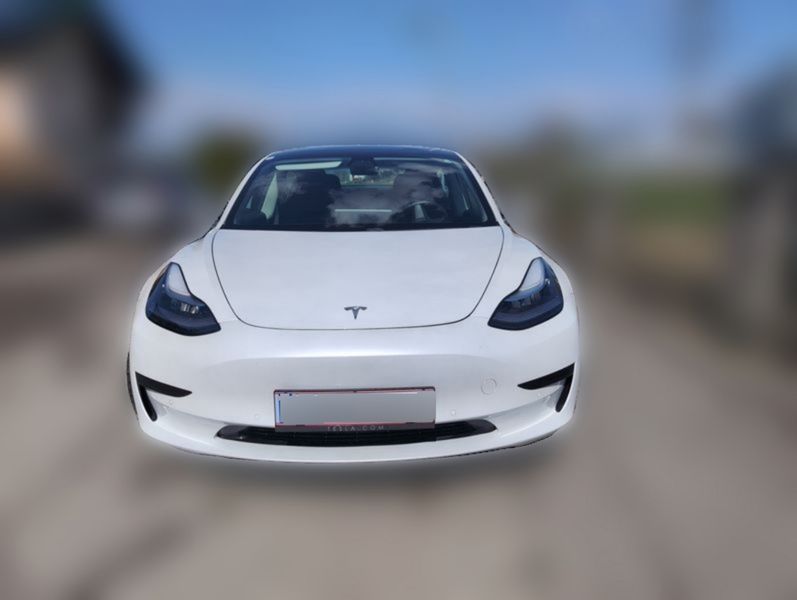 Tesla Model 3 Standard Range Plus RWD — zdjęcie 18
