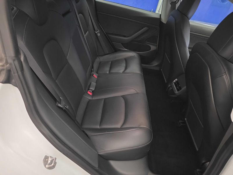 Tesla Model 3 Standard Range Plus RWD — zdjęcie 14