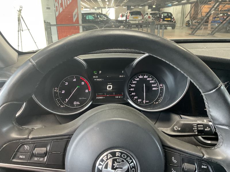 Alfa Romeo Giulia 2.2 JTDM Super 2017 – снимка 18