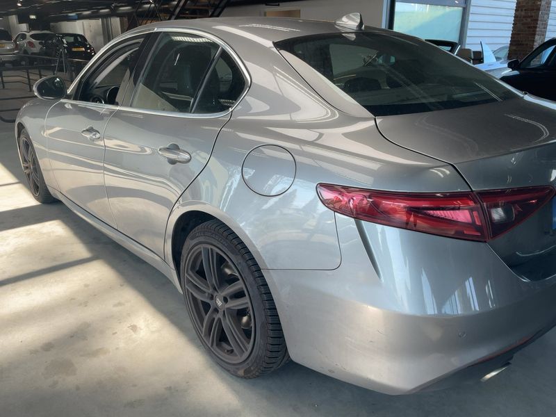 Alfa Romeo Giulia 2.2 JTDM Super 2017 – снимка 6