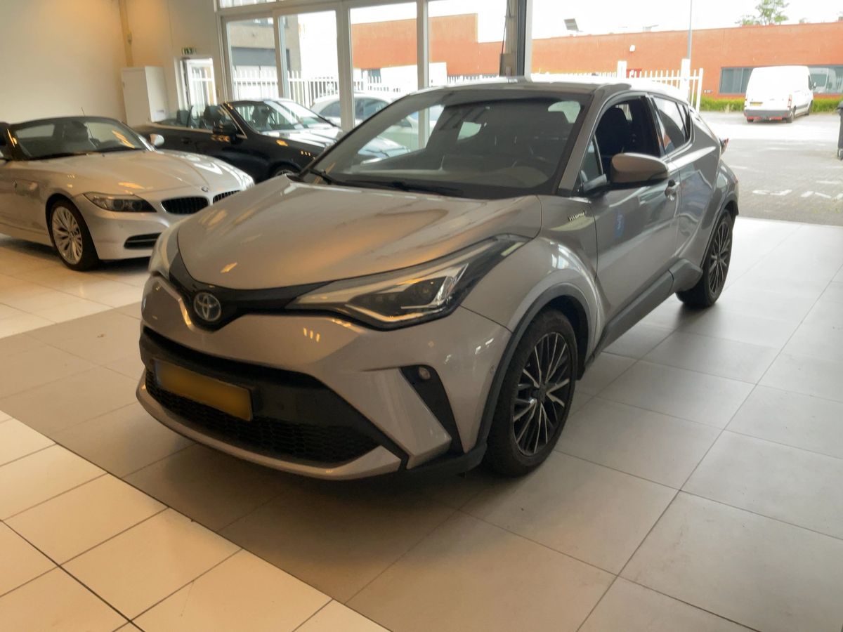 Toyota C-HR 2020 — photo 1