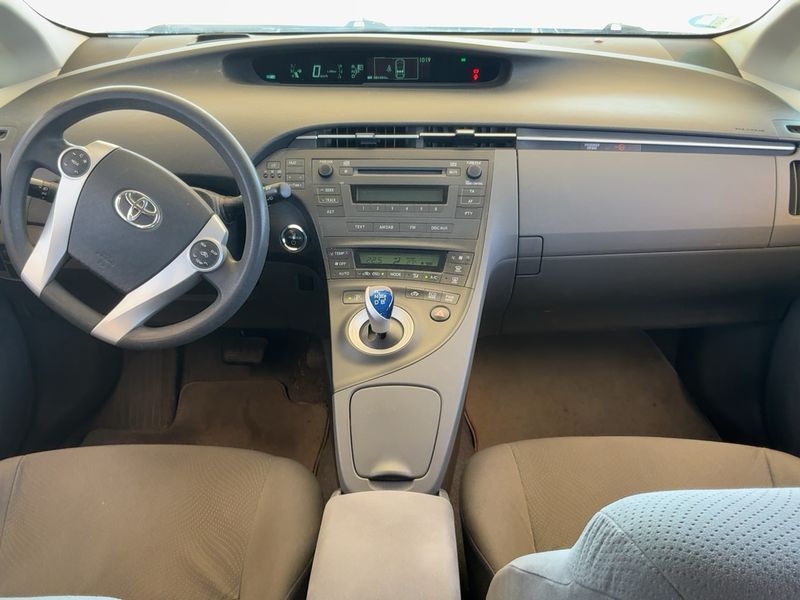 Toyota Prius 1.8 Eco — zdjęcie 12