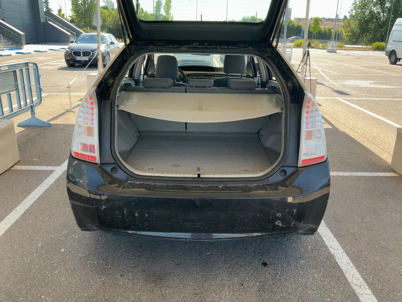 Toyota Prius 1.8 Eco — zdjęcie 10