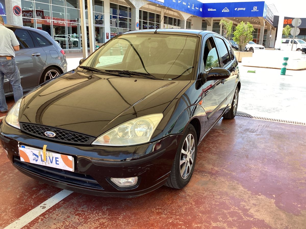 Ford Focus 2004 — photo 1