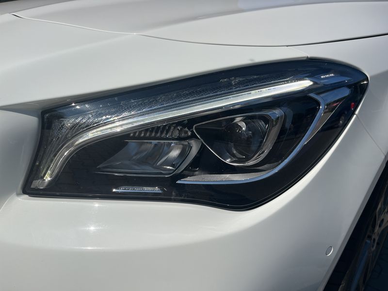 Mercedes-Benz CLA-Klasse CLA 220 Shooting Brake Urban — zdjęcie 18