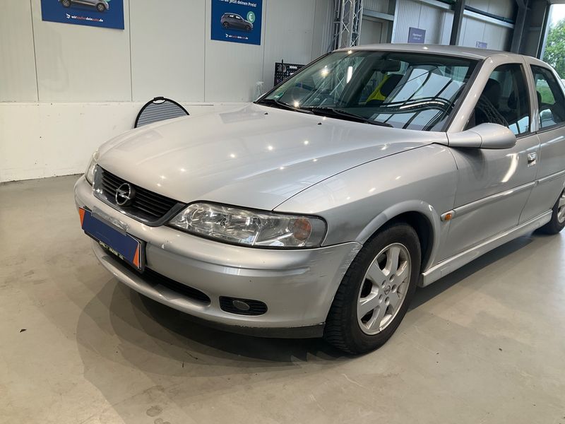 Opel Vectra 1.6 Selection