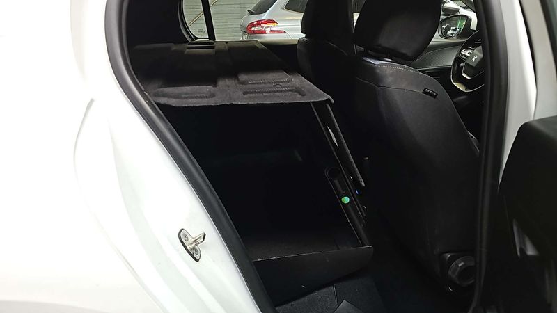 Peugeot 208 1.5 Blue-HDi Premium — zdjęcie 12
