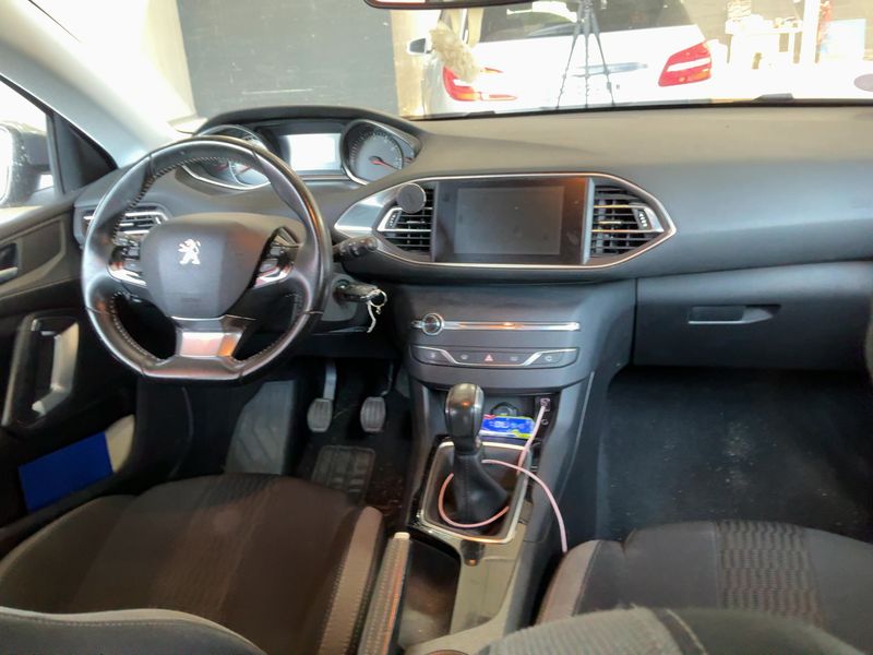 Peugeot 308 1.2 e-THP Style — zdjęcie 12