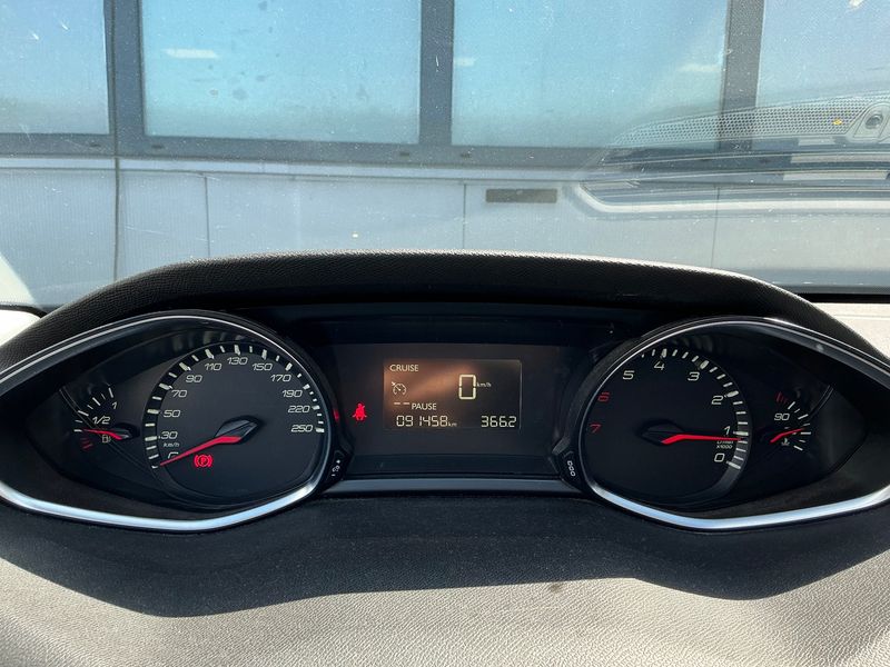 Peugeot 308 1.2 e-THP Style — zdjęcie 13