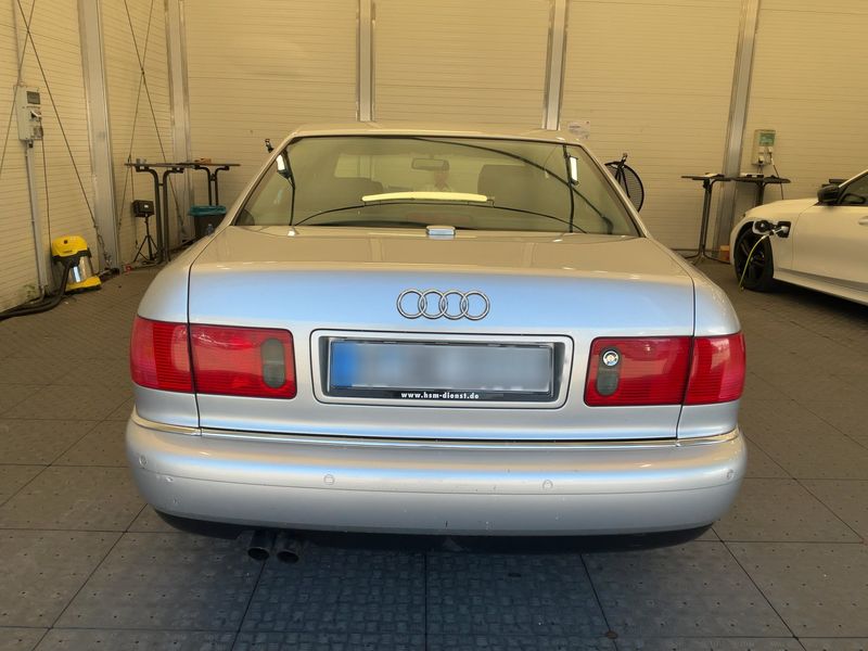 Audi A8 4.2 V8 quattro — zdjęcie 5