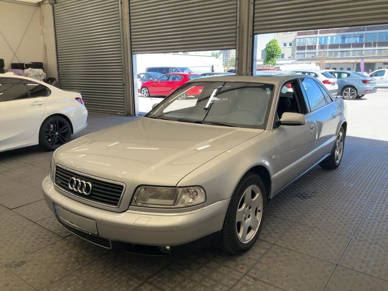 Audi A8 4.2 V8 quattro