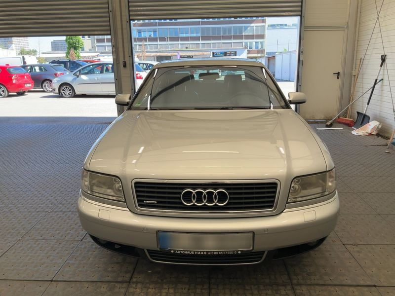 Audi A8 4.2 V8 quattro — zdjęcie 9