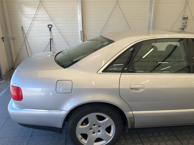 Audi A8 4.2 V8 quattro — zdjęcie 6