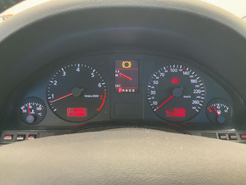 Audi A8 4.2 V8 quattro — zdjęcie 13