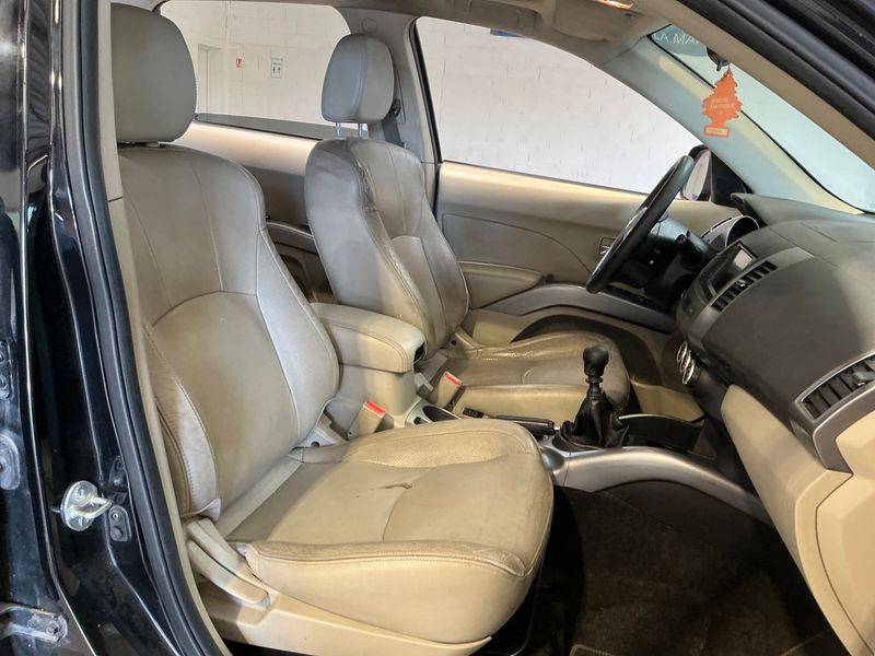 Citroen C-Crosser 2.2 HDi Exclusive — zdjęcie 3