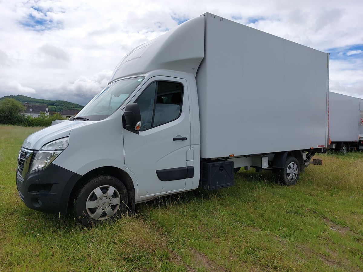 Nissan Interstar 2024