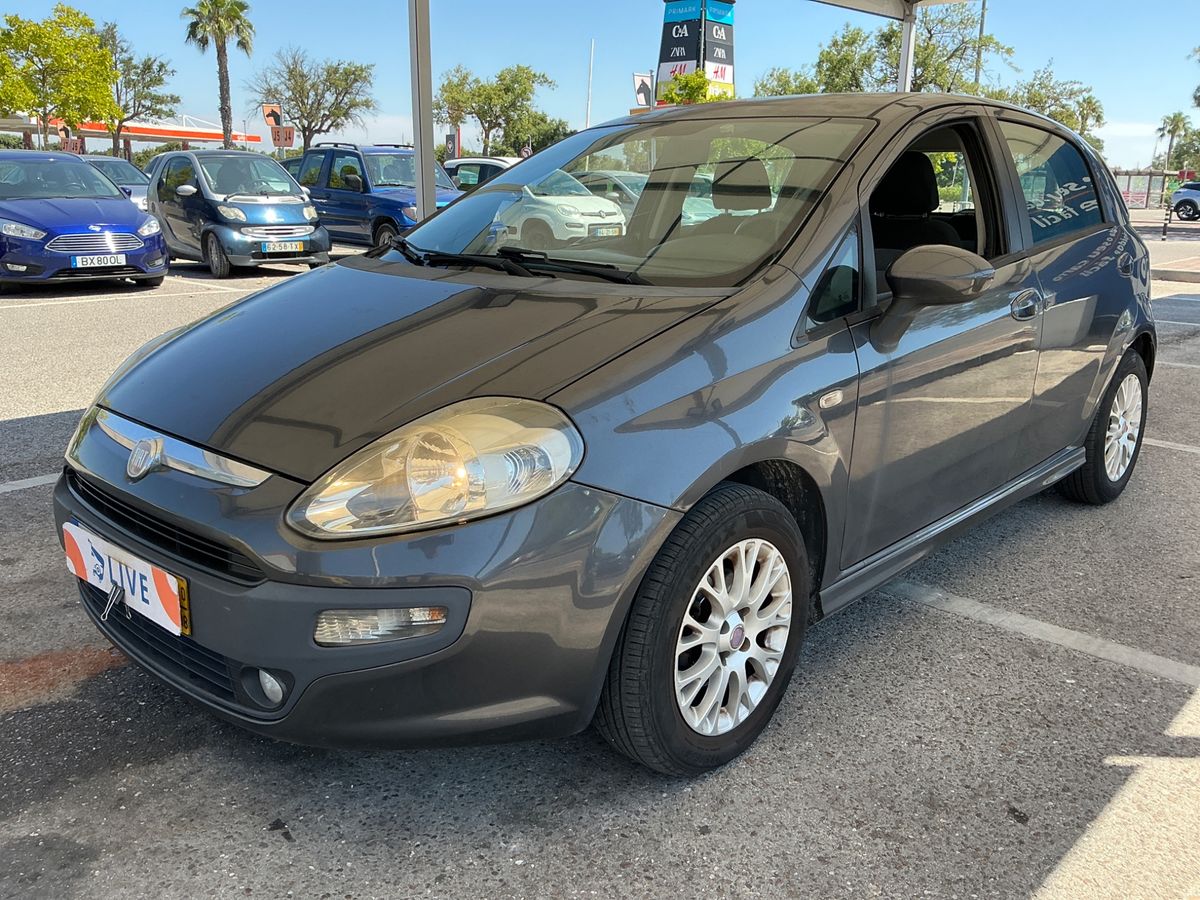 Fiat Punto 2010 — photo 1