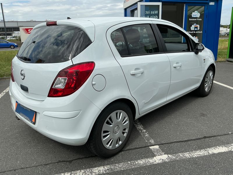 Opel Corsa 1.4 Satellite 2011 – снимка 2