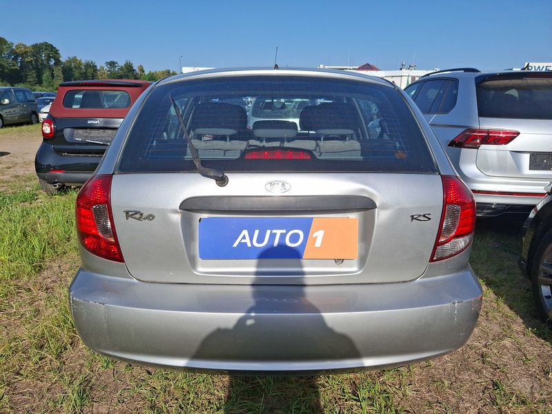 Kia Rio 1.1 CRDi Attract — zdjęcie 4